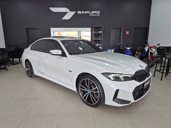 BMW 330e 2.0 16V TURBO HÍBRIDO M SPORT AUTOMÁTICO BMW 330e 2.0 16V TURBO HÍBRIDO M SPORT AUTOMÁTICO